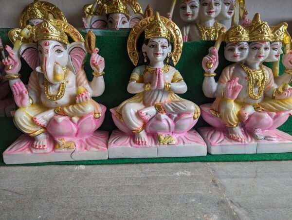 narmadeshwar shivling with shiv pariwar